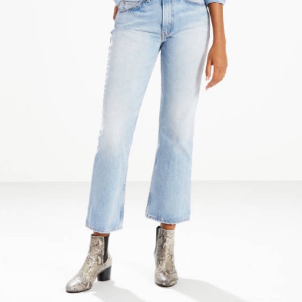 LEVIS CROPPED BOOT CUT SIZE 26